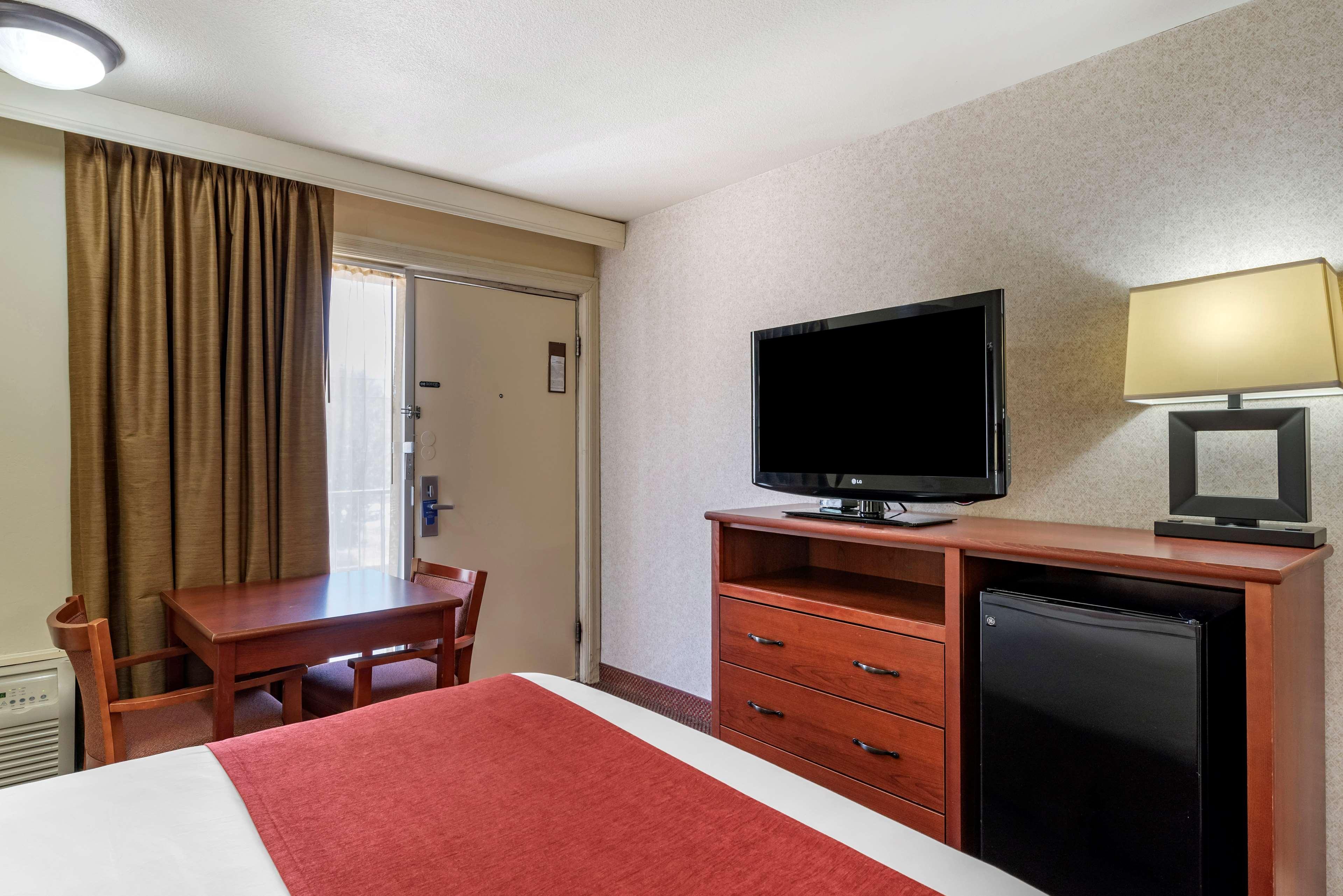 Best Western Sherwood Inn Clarksville Exterior foto